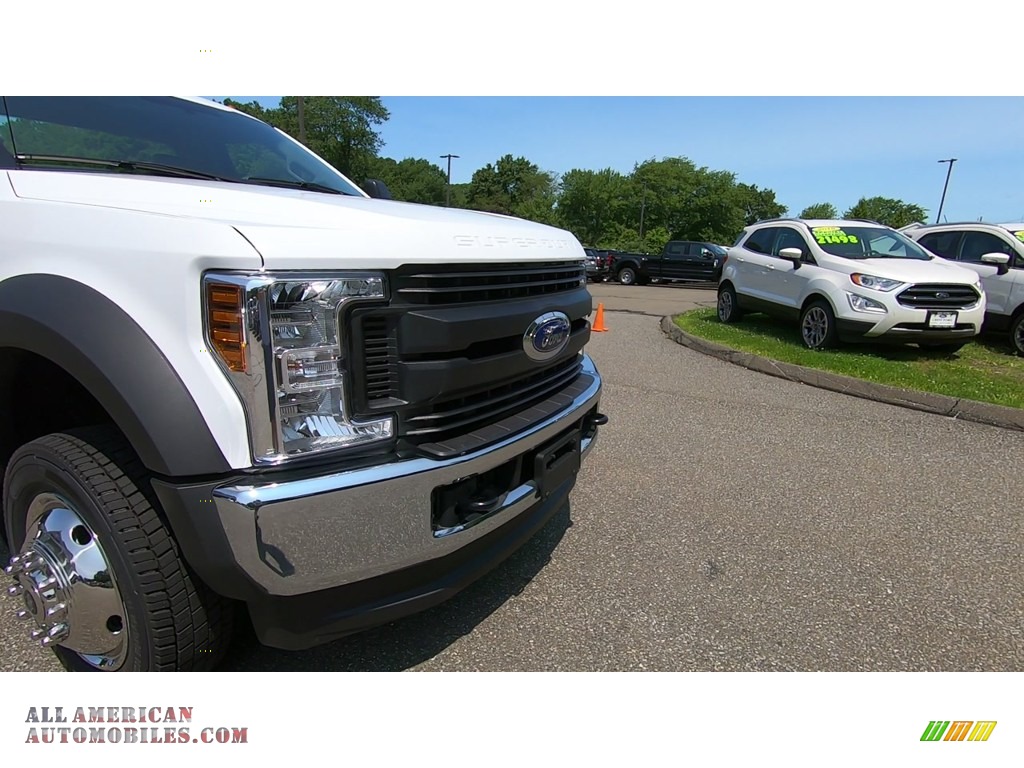 2019 F550 Super Duty XL Regular Cab 4x4 Chassis - White / Earth Gray photo #24
