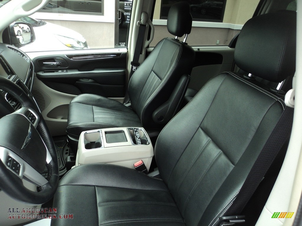 2015 Town & Country Touring - Cashmere/Sandstone Pearl / Black/Light Graystone photo #7
