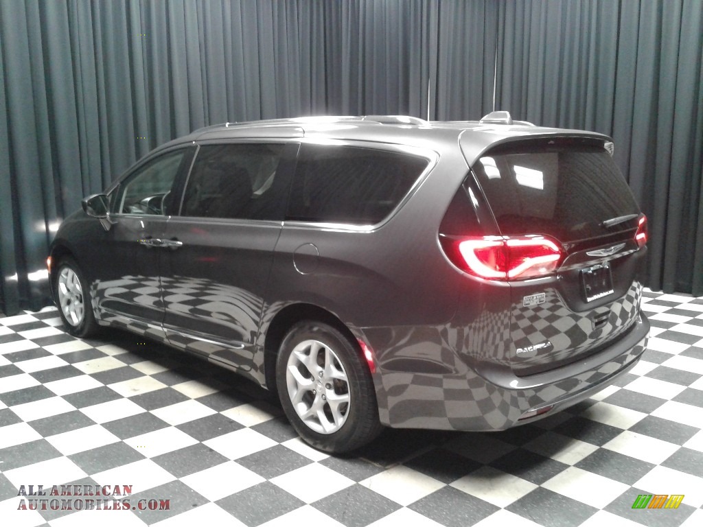 2018 Pacifica Touring L - Granite Crystal Metallic / Cognac/Alloy/Toffee photo #8