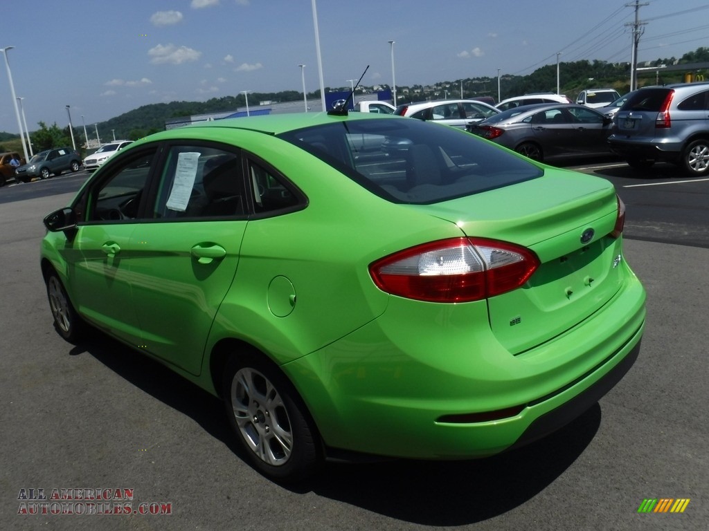 2014 Fiesta SE Sedan - Green Envy / Charcoal Black photo #7