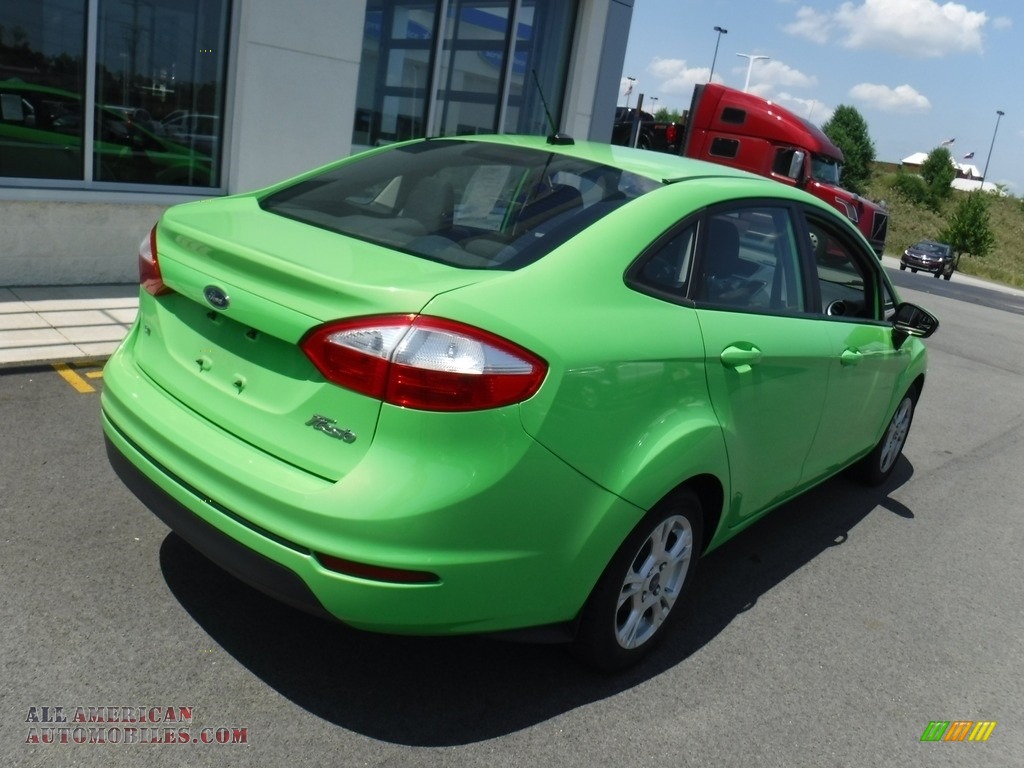 2014 Fiesta SE Sedan - Green Envy / Charcoal Black photo #9