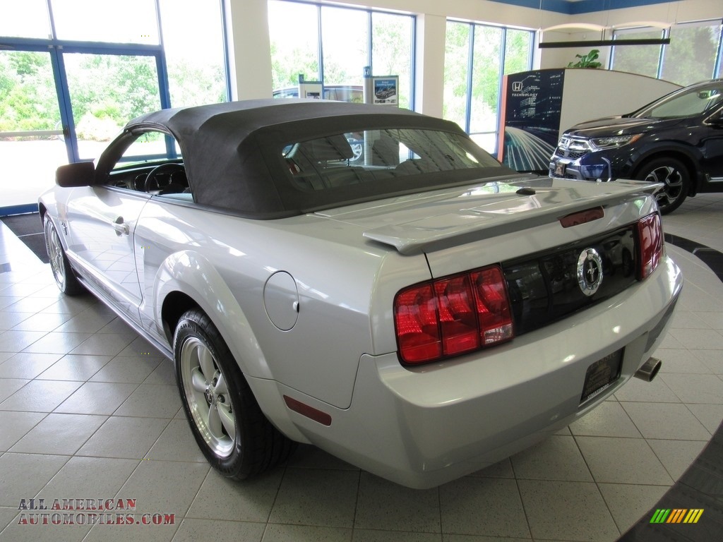 2009 Mustang V6 Convertible - Brilliant Silver Metallic / Dark Charcoal photo #11