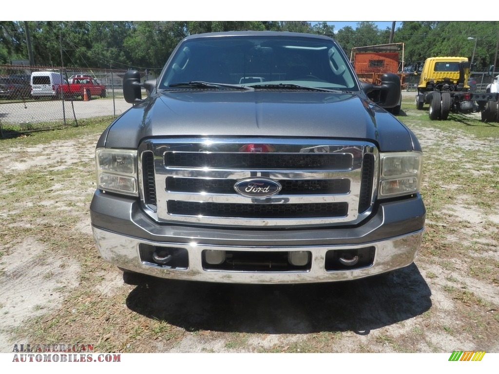 2005 F250 Super Duty Lariat Crew Cab - Dark Shadow Grey Metallic / Medium Flint photo #1