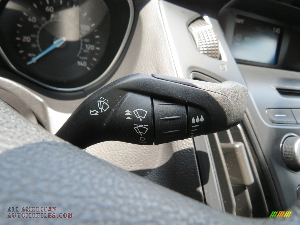 2015 Focus SE Sedan - Ingot Silver Metallic / Charcoal Black photo #25