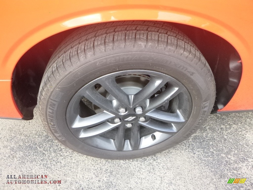 2019 Challenger SXT AWD - Go Mango / Black photo #9
