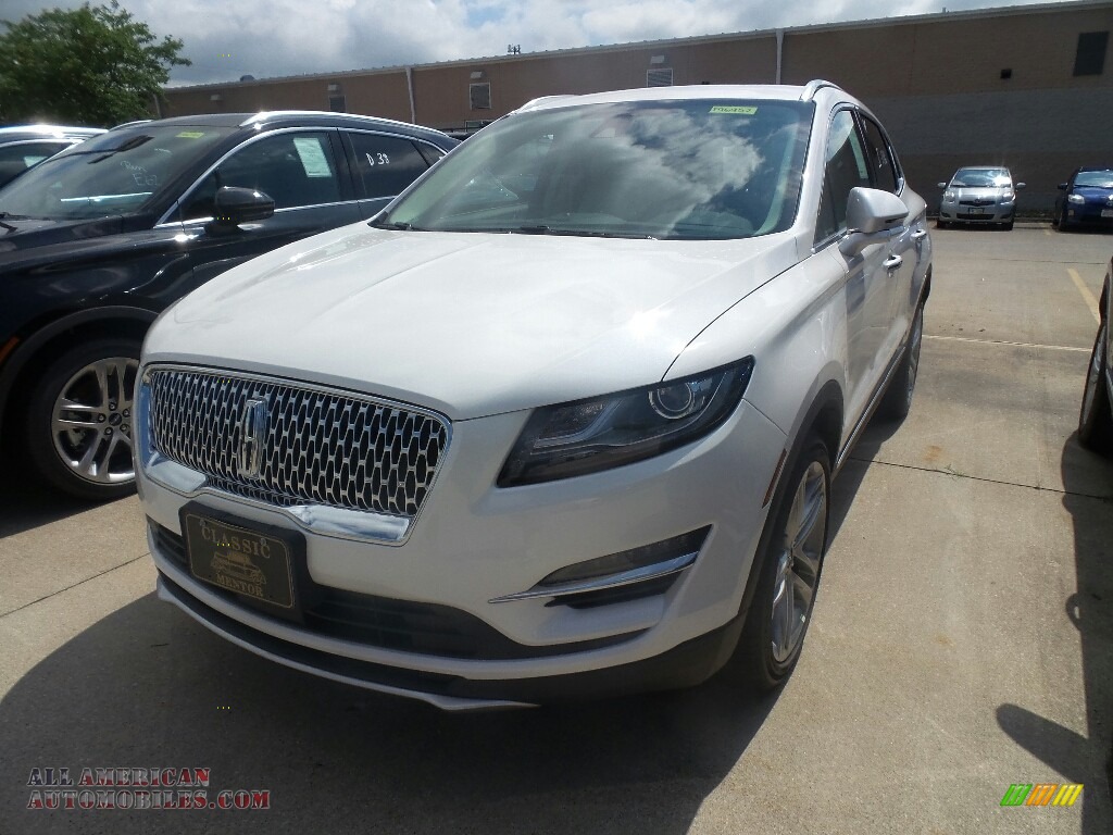 White Platinum / Cappuccino Lincoln MKC Reserve AWD