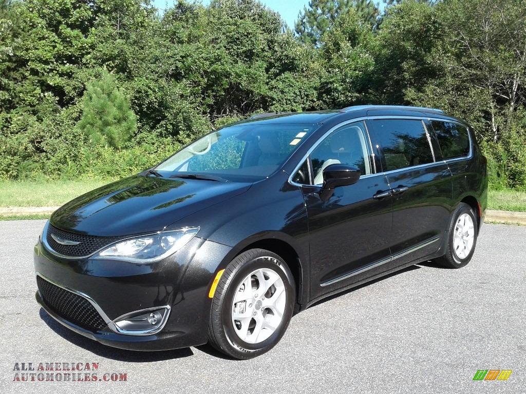 2018 Pacifica Touring L - Brilliant Black Crystal Pearl / Cognac/Alloy/Toffee photo #2
