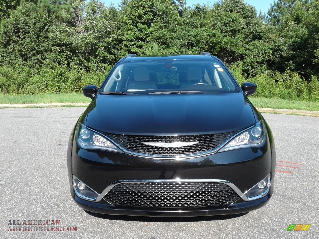 2018 Pacifica Touring L - Brilliant Black Crystal Pearl / Cognac/Alloy/Toffee photo #3