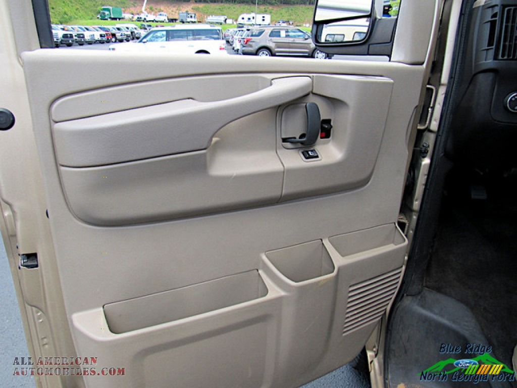 2011 Express LT 3500 Extended Passenger Van - Sandstone Metallic / Neutral photo #26