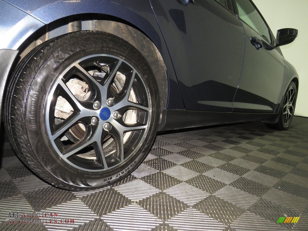 2018 Focus SEL Hatch - Blue Metallic / Charcoal Black photo #16