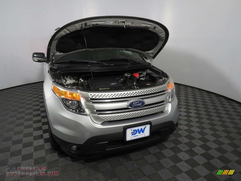 2011 Explorer XLT 4WD - Ingot Silver Metallic / Charcoal Black photo #5