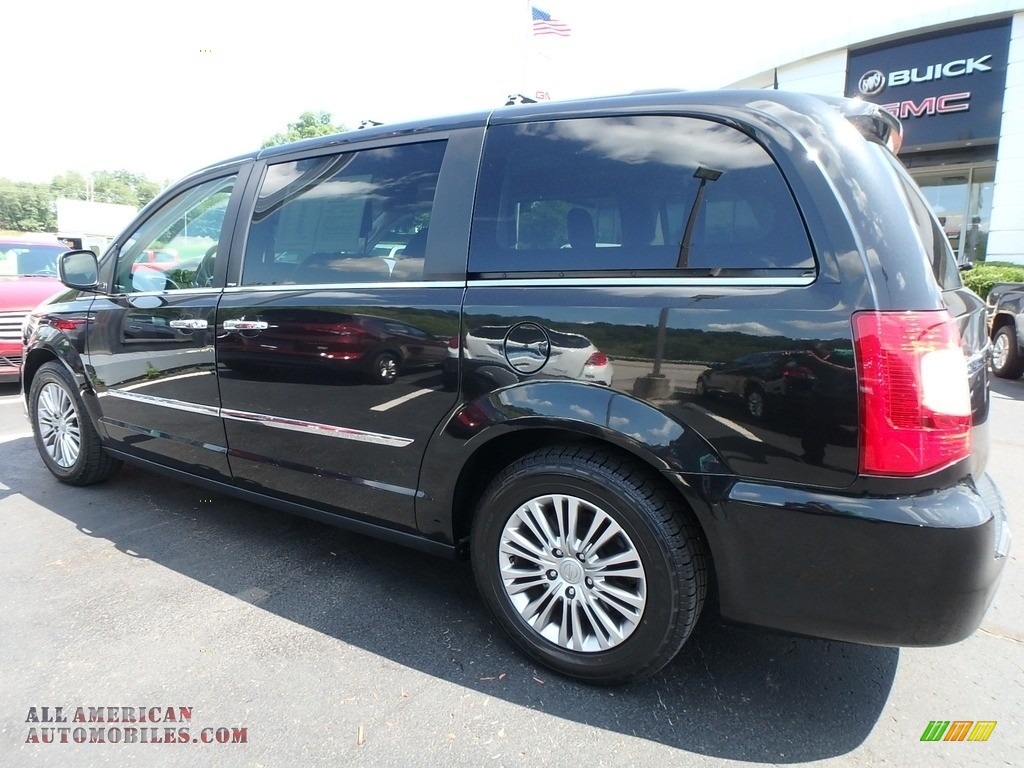 2013 Town & Country Touring - L - Brilliant Black Crystal Pearl / Black/Light Graystone photo #12