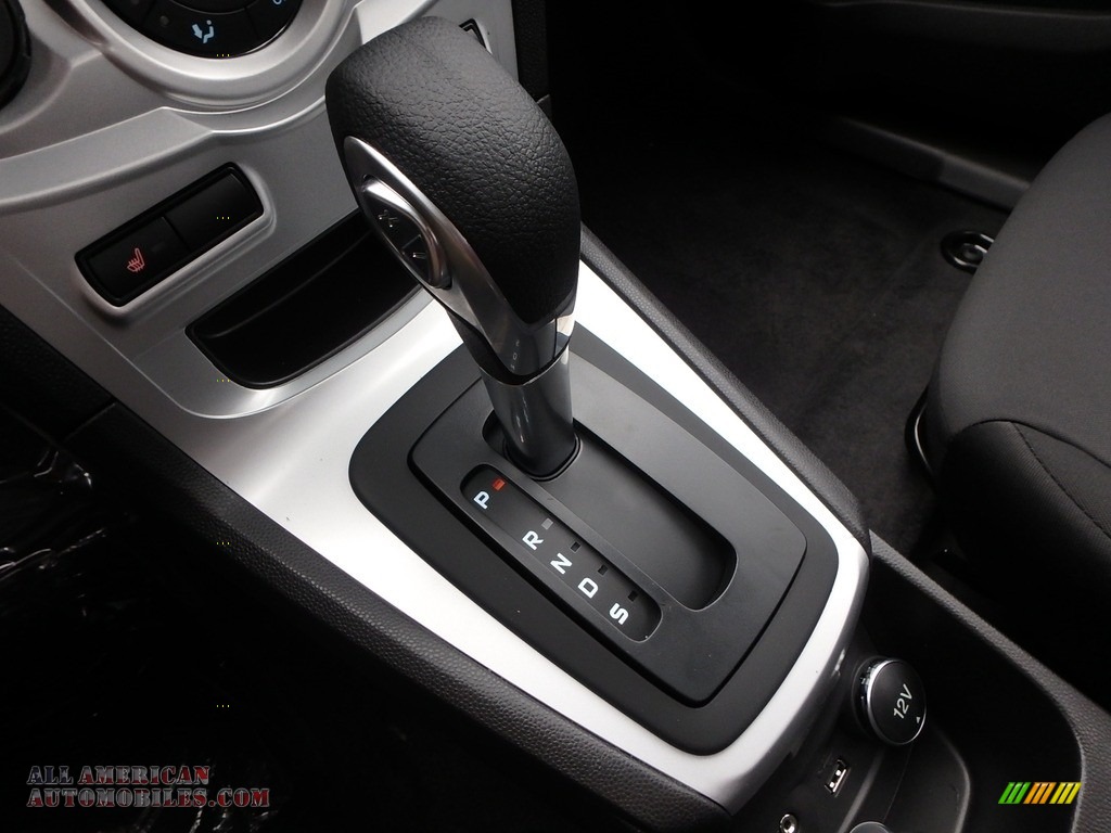 2019 Fiesta SE Sedan - Magnetic / Charcoal Black photo #17