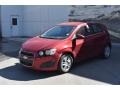 Chevrolet Sonic LT Hatch Crystal Red Tintcoat photo #2