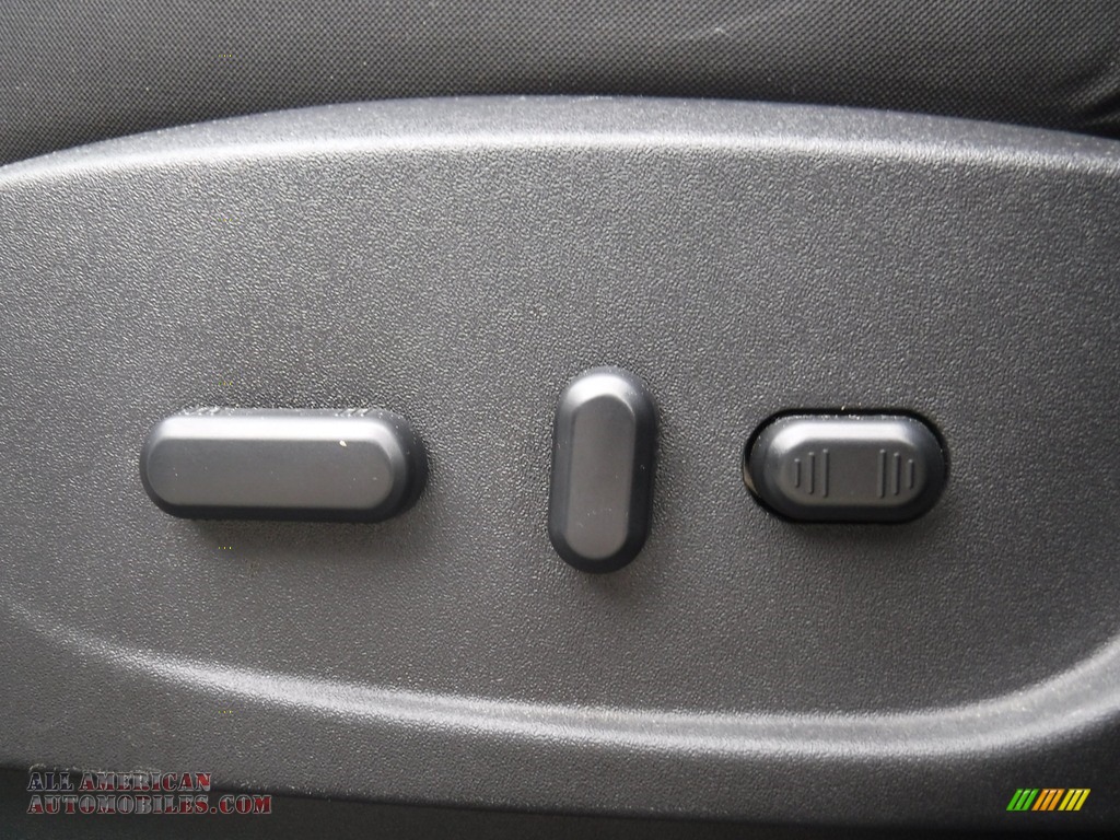 2016 Escape SE 4WD - Oxford White / Charcoal Black photo #16