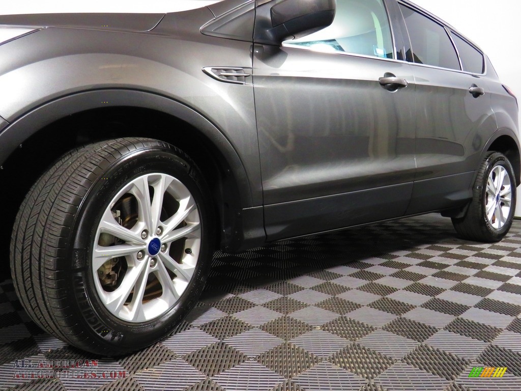 2018 Escape SE 4WD - Magnetic / Charcoal Black photo #9