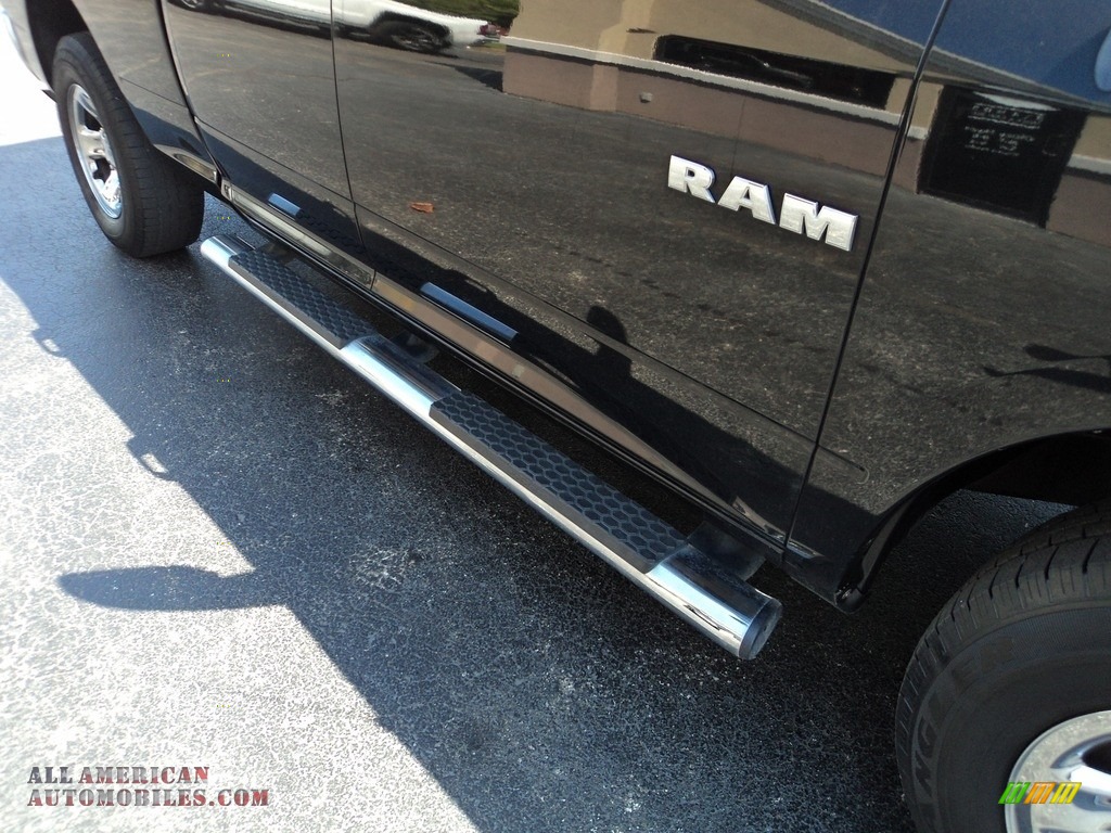 2010 Ram 1500 ST Quad Cab 4x4 - Brilliant Black Crystal Pearl / Dark Slate/Medium Graystone photo #23