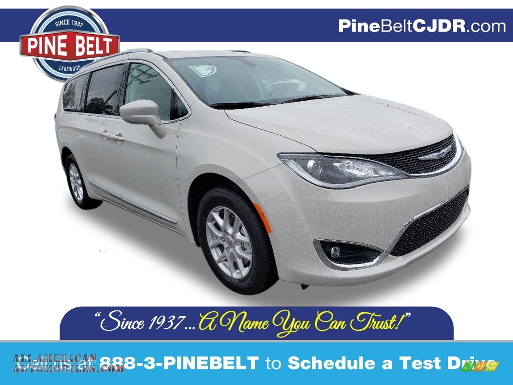 Luxury White Pearl / Black/Alloy Chrysler Pacifica Touring L