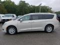 Chrysler Pacifica Touring L Luxury White Pearl photo #3