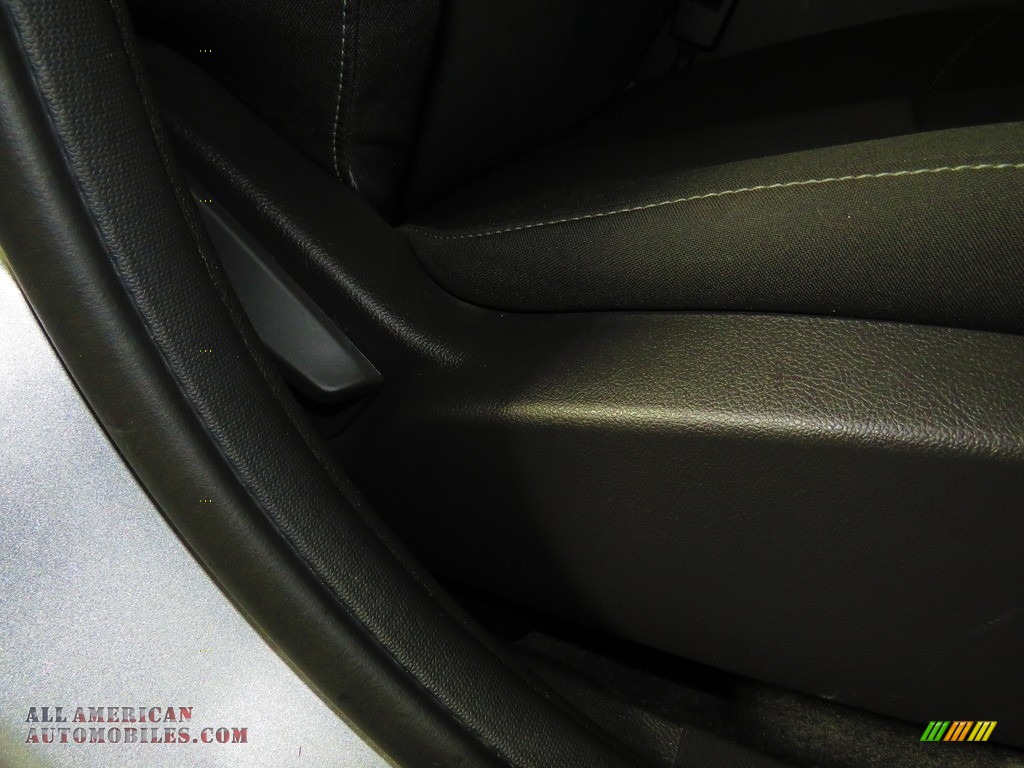 2018 Focus SE Sedan - Ingot Silver / Charcoal Black photo #28