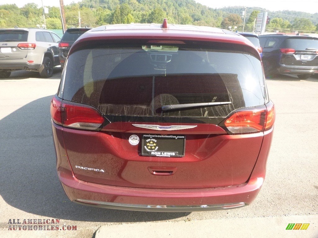 2020 Pacifica Touring - Velvet Red Pearl / Alloy/Black photo #5