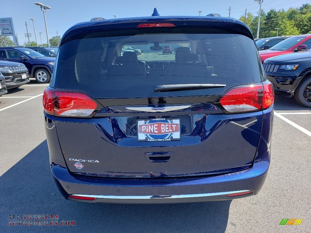 2020 Pacifica Touring L - Jazz Blue Pearl / Alloy/Black photo #5