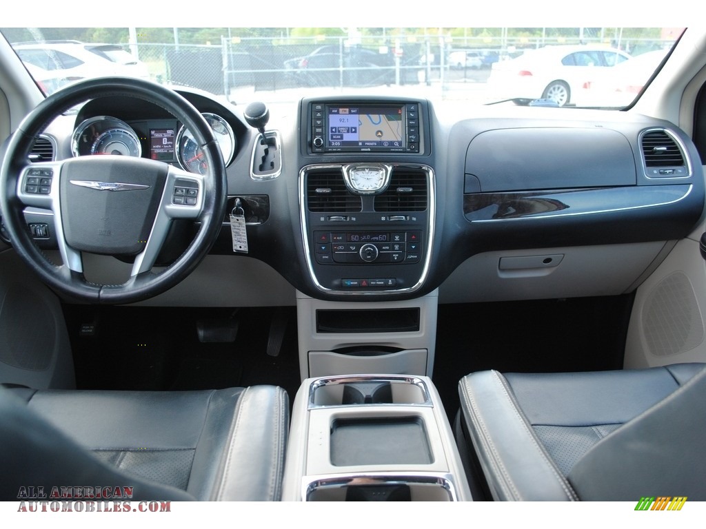 2013 Town & Country Touring - L - Deep Cherry Red Crystal Pearl / Black/Light Graystone photo #9