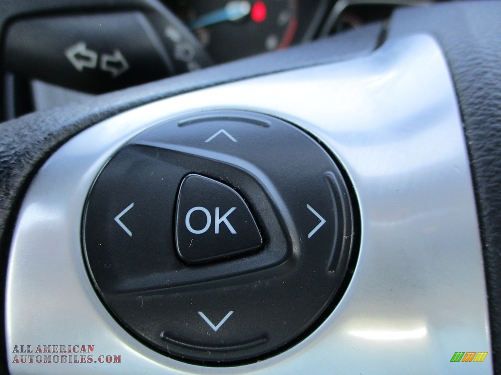 2014 Focus SE Sedan - Oxford White / Medium Light Stone photo #16