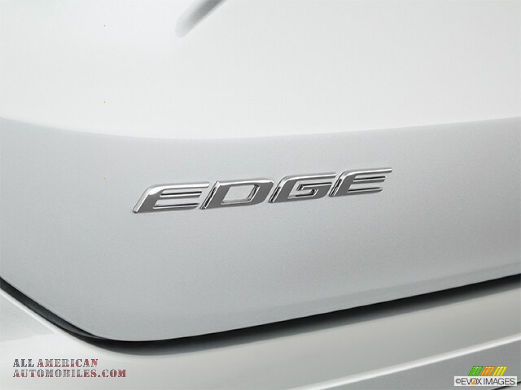 2019 Edge Titanium AWD - White Platinum / Ebony photo #72