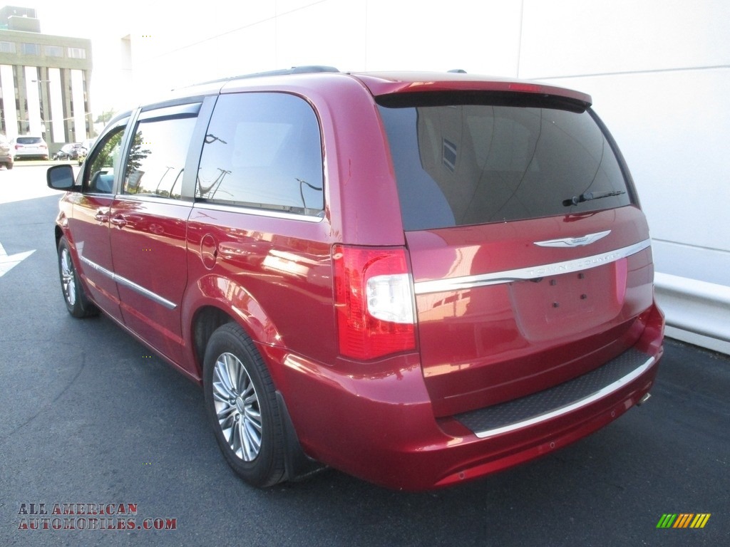 2014 Town & Country Touring-L - Deep Cherry Red Crystal Pearl / Dark Frost Beige/Medium Frost Beige photo #3