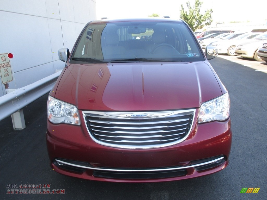 2014 Town & Country Touring-L - Deep Cherry Red Crystal Pearl / Dark Frost Beige/Medium Frost Beige photo #8