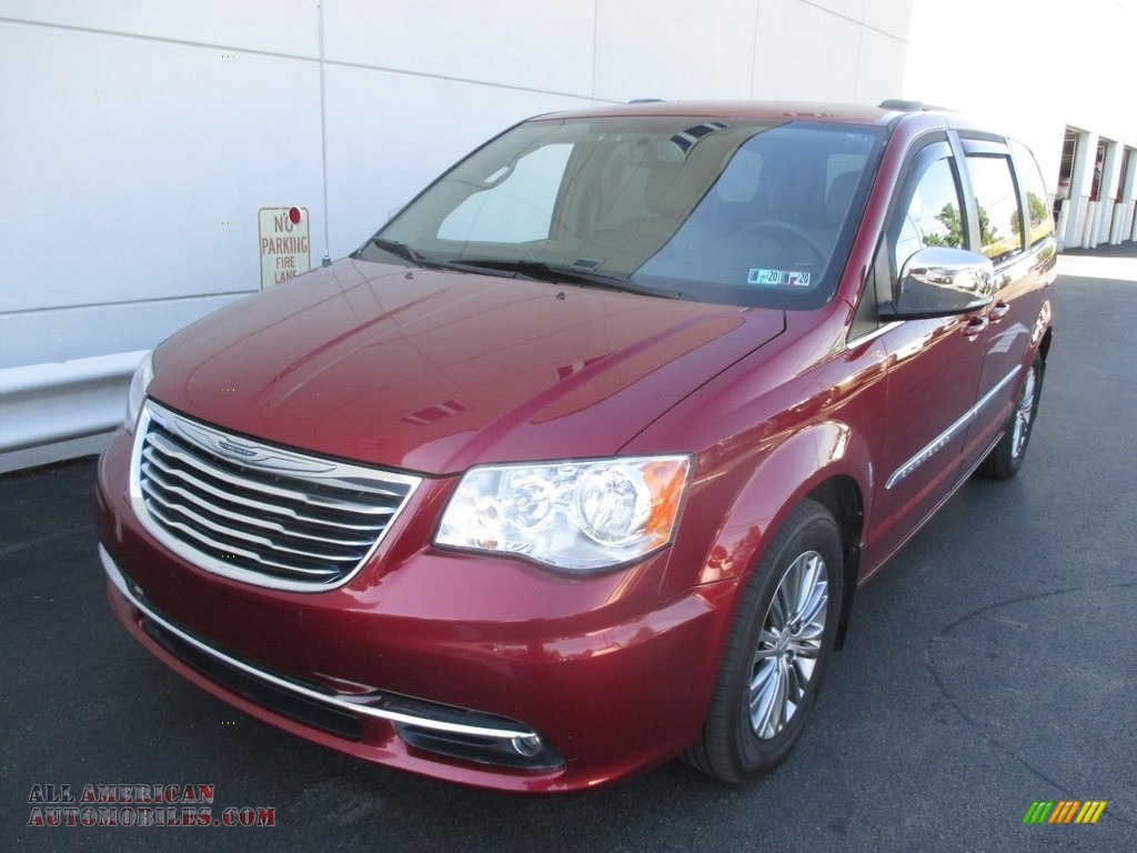 2014 Town & Country Touring-L - Deep Cherry Red Crystal Pearl / Dark Frost Beige/Medium Frost Beige photo #9
