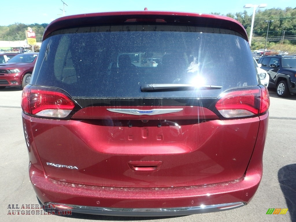2020 Pacifica Touring - Velvet Red Pearl / Black photo #5