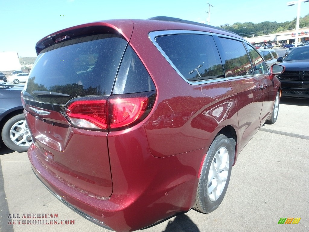 2020 Pacifica Touring - Velvet Red Pearl / Black photo #6