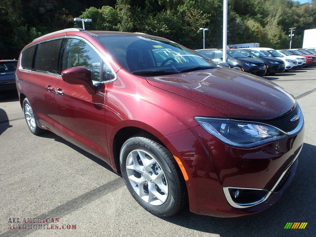 2020 Pacifica Touring - Velvet Red Pearl / Black photo #8