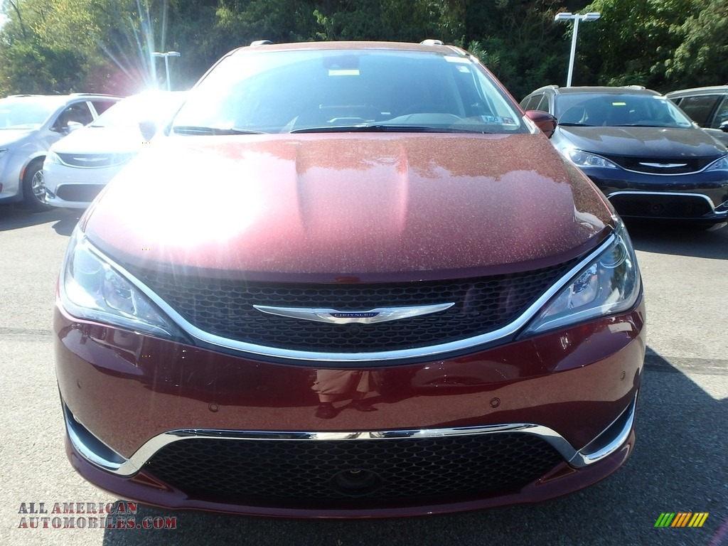 2020 Pacifica Touring - Velvet Red Pearl / Black photo #9