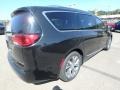 Chrysler Pacifica Limited Brilliant Black Crystal Pearl photo #6