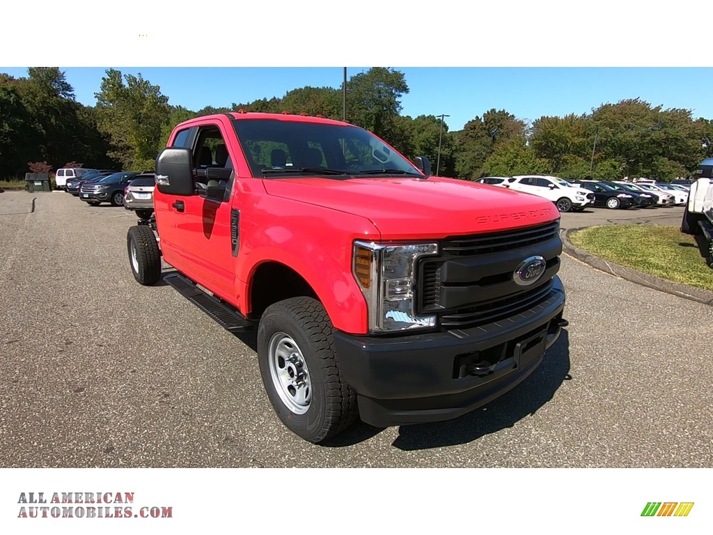 2019 F350 Super Duty XL SuperCab 4x4 - Race Red / Earth Gray photo #1