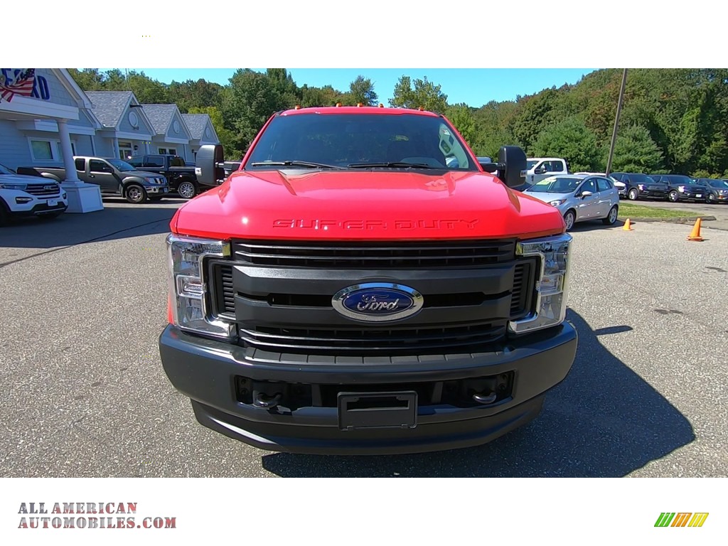 2019 F350 Super Duty XL SuperCab 4x4 - Race Red / Earth Gray photo #2
