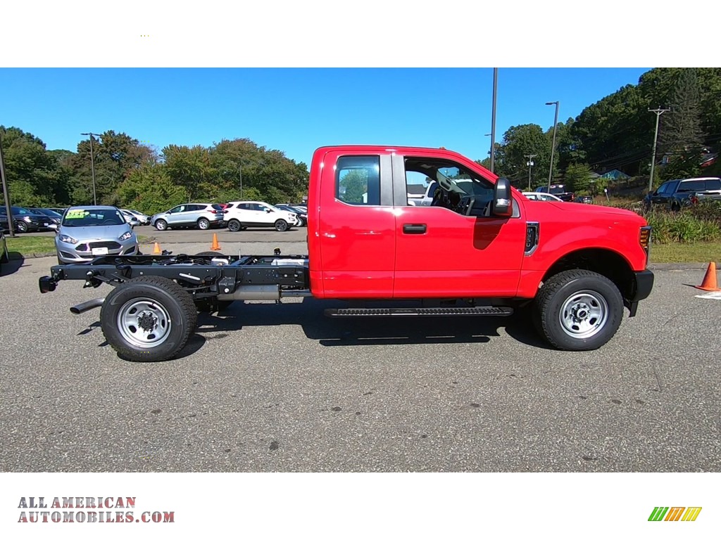 2019 F350 Super Duty XL SuperCab 4x4 - Race Red / Earth Gray photo #8