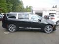 Chrysler Pacifica Limited Brilliant Black Crystal Pearl photo #6