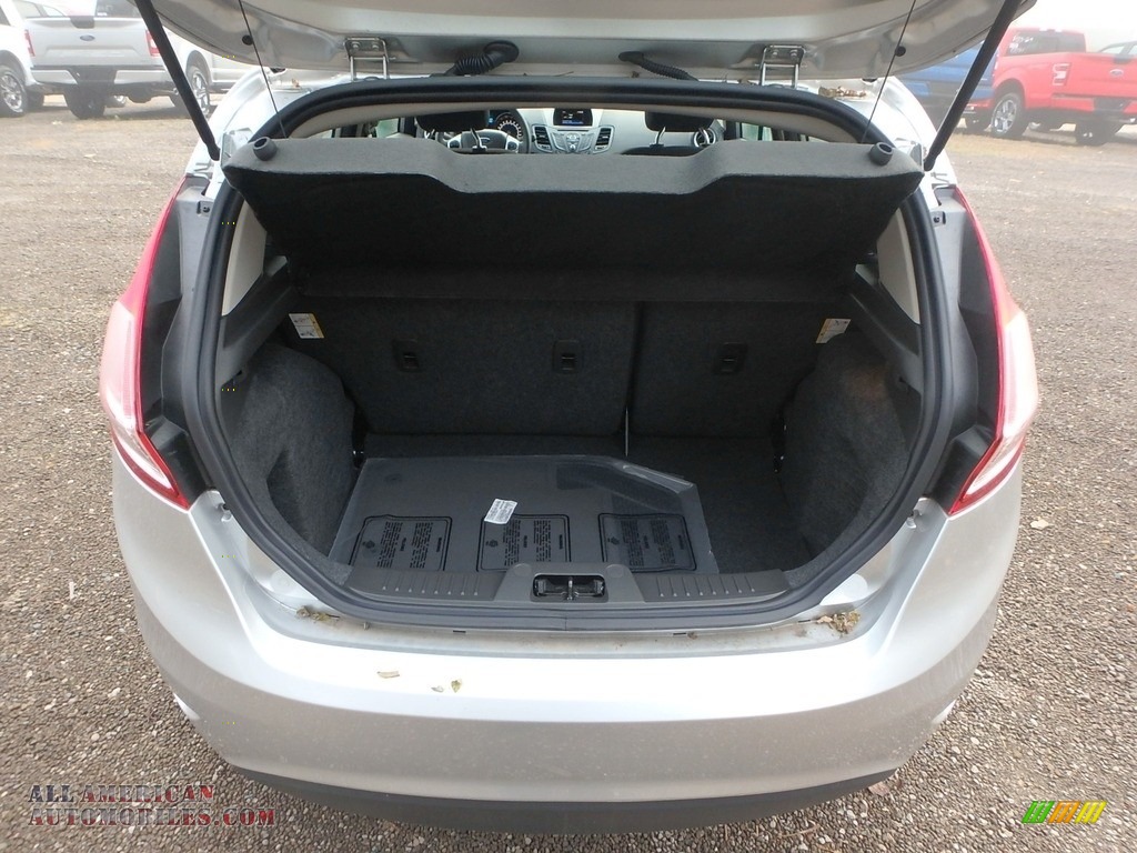 2019 Fiesta SE Hatchback - Ingot Silver / Charcoal Black photo #3