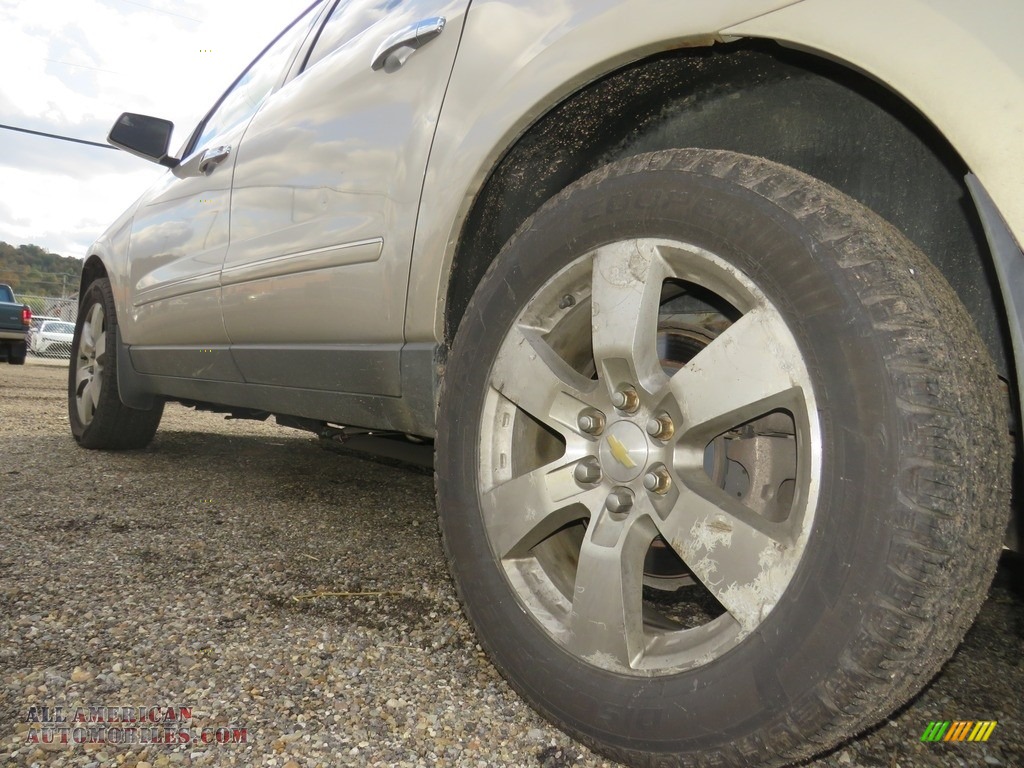 2011 Traverse LTZ AWD - Gold Mist Metallic / Cashmere/Ebony photo #8