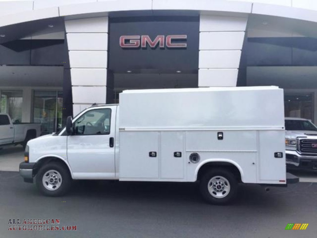 Summit White / Medium Pewter GMC Savana Cutaway 3500 Commercial Moving Truck