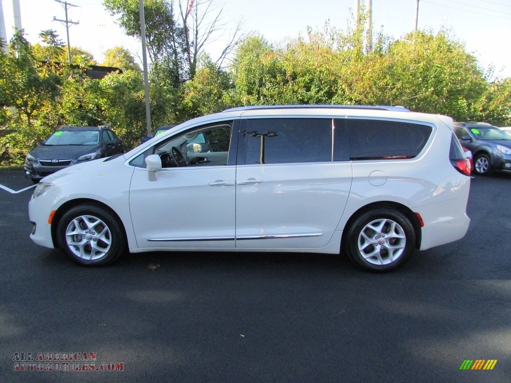 2017 Pacifica Touring L Plus - Bright White / Cognac/Alloy/Toffee photo #9