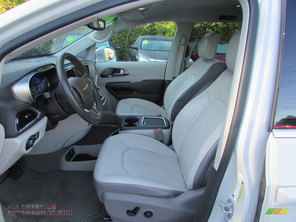 2017 Pacifica Touring L Plus - Bright White / Cognac/Alloy/Toffee photo #13