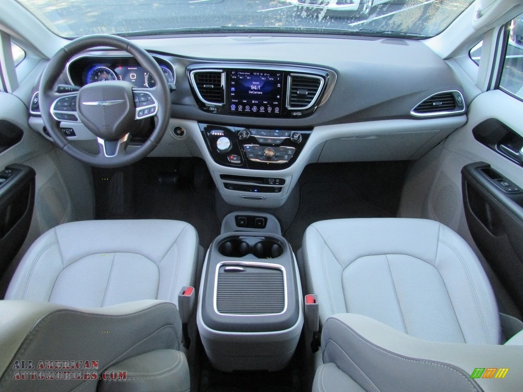 2017 Pacifica Touring L Plus - Bright White / Cognac/Alloy/Toffee photo #25