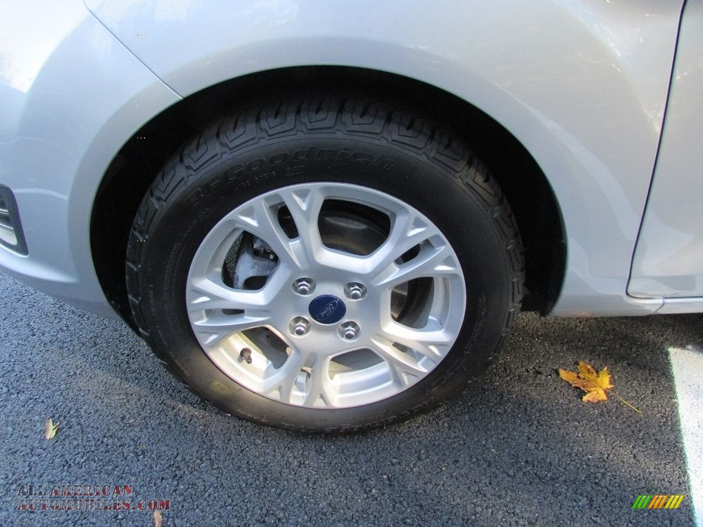 2014 Fiesta SE Sedan - Ingot Silver / Charcoal Black photo #21