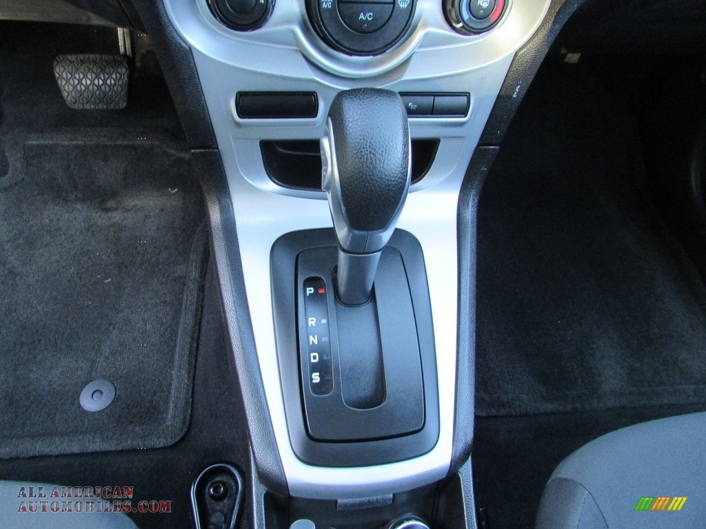 2014 Fiesta SE Sedan - Ingot Silver / Charcoal Black photo #26