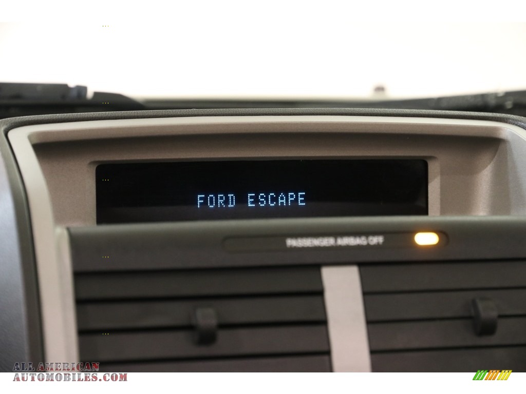 2011 Escape XLT 4WD - Gold Leaf Metallic / Charcoal Black photo #10
